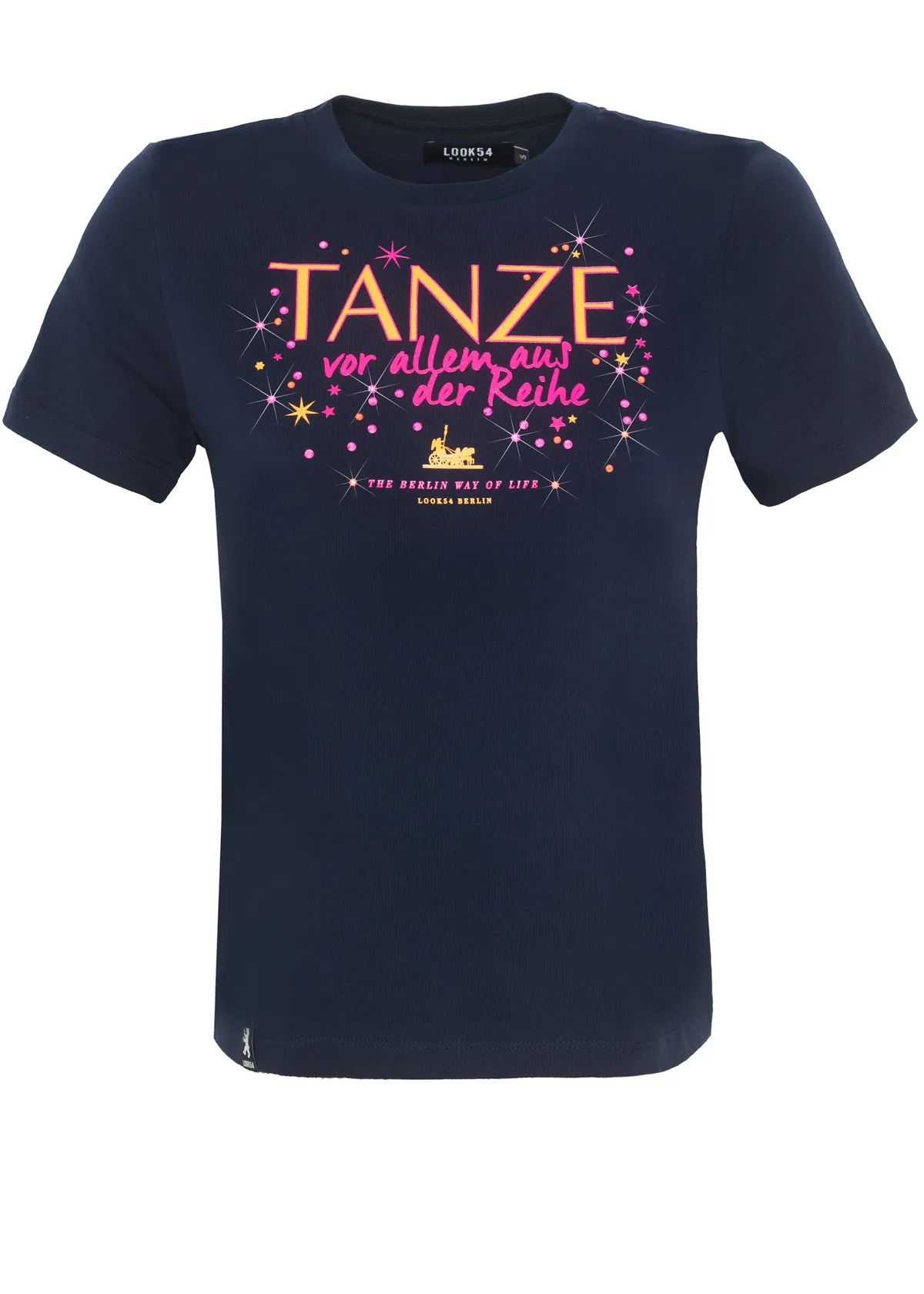 Tanze vor allem aus der Reihe Shirt